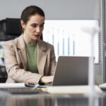 Atualizar competências técnicas profissionais: descubra 5 sinais